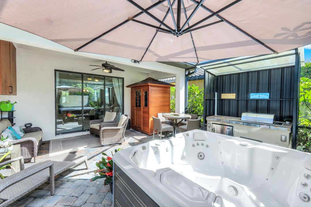 4244 Raffia Palm Cir, Naples, FL 34119