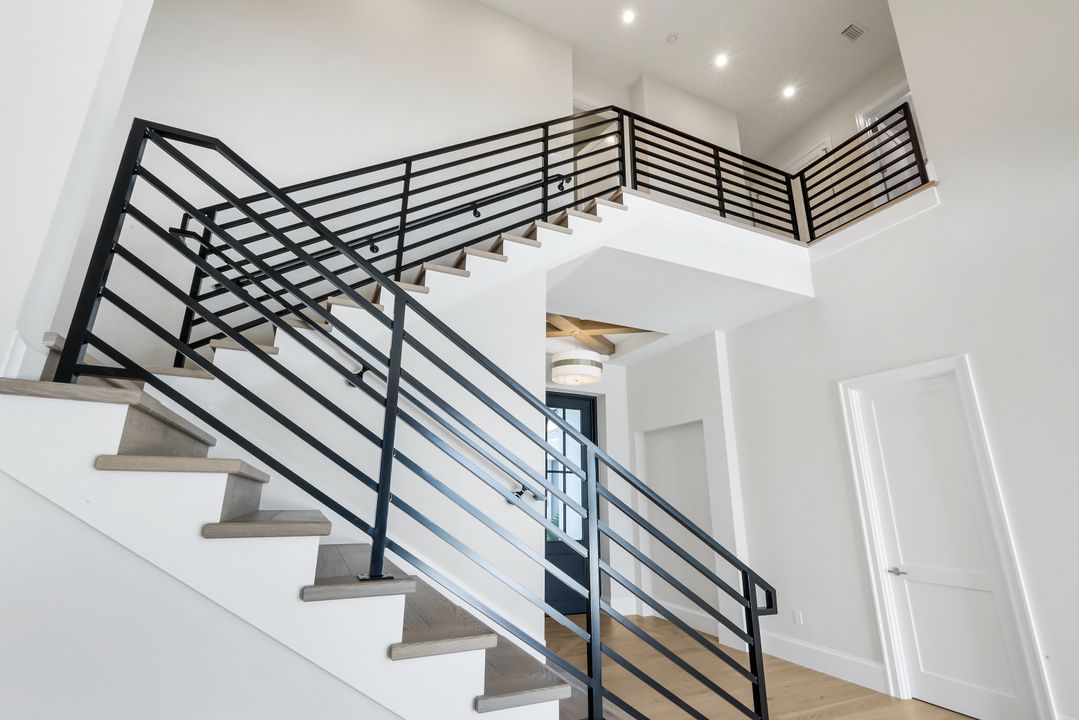 16728 Enclave Cir, Naples, FL 34110