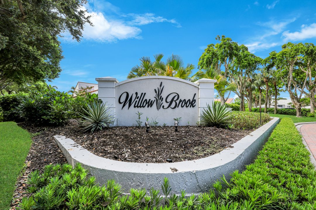 788 Willowbrook Dr #502, Naples, FL 34108