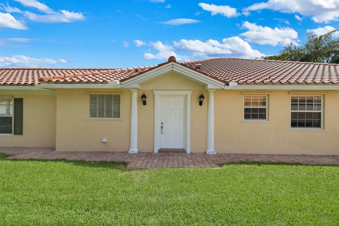 3343 Cayman Ln, Naples, FL 34119