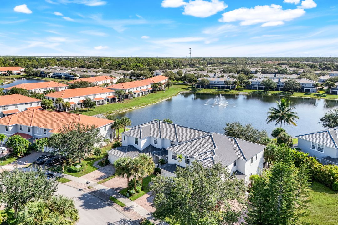 15239 Summit Pl Cir, Naples, FL 34119