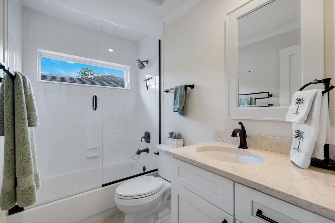 526 Lake Louise Cir #402, Naples, FL 34110