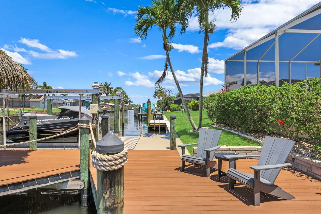 3710 SE 18th Pl, Cape Coral, FL 33904