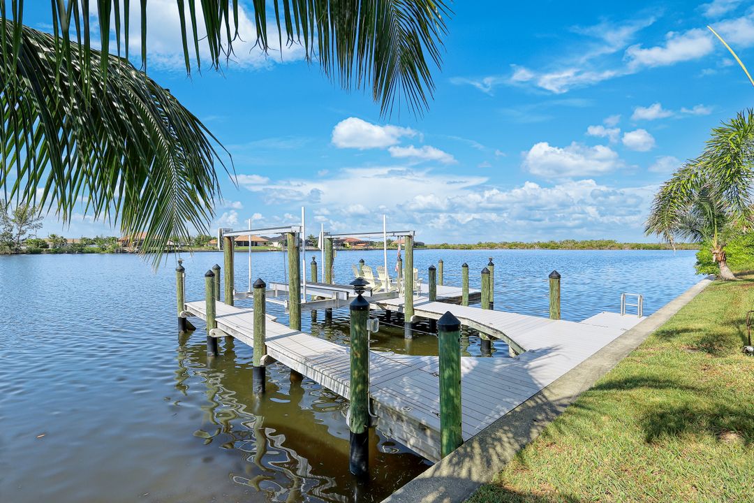 4612 NW 33rd Terrace, Cape Coral, FL 33993