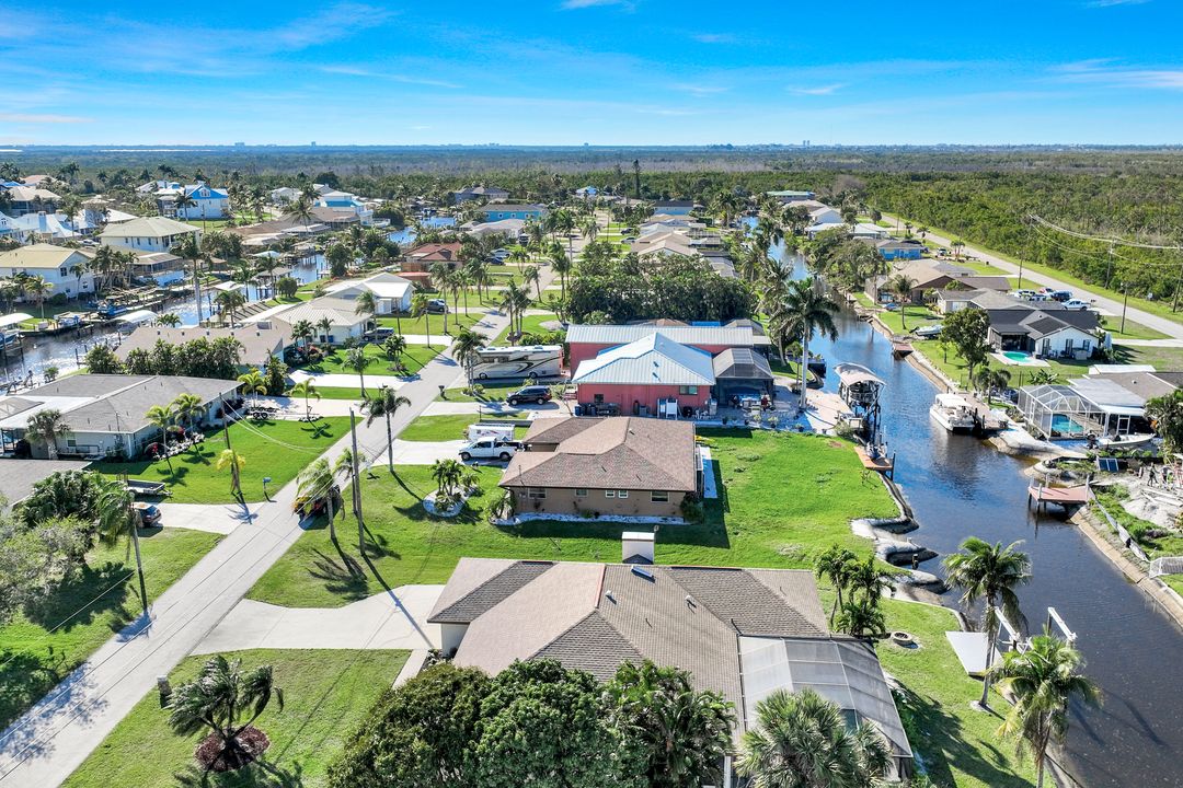 6274 Plumosa Ave, Fort Myers, FL 33908