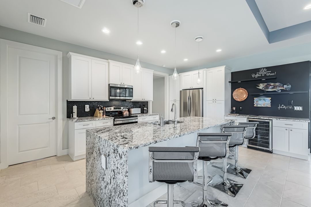 3213 NW 9th St, Cape Coral, FL 33993