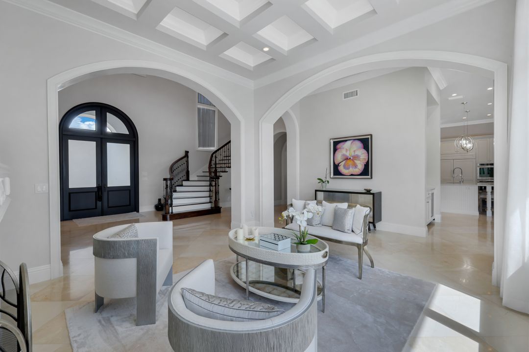 2558 Escada Ct, Naples, FL 34109