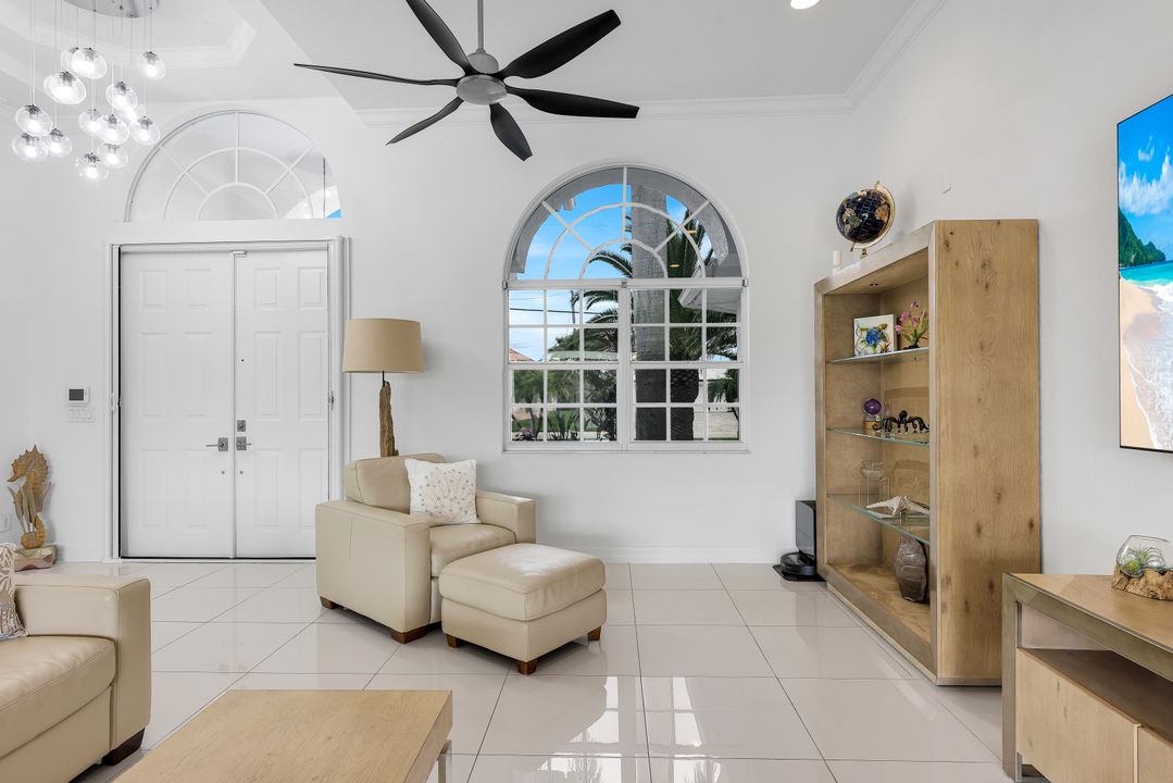 2309 SE 20th Pl, Cape Coral, FL 33990