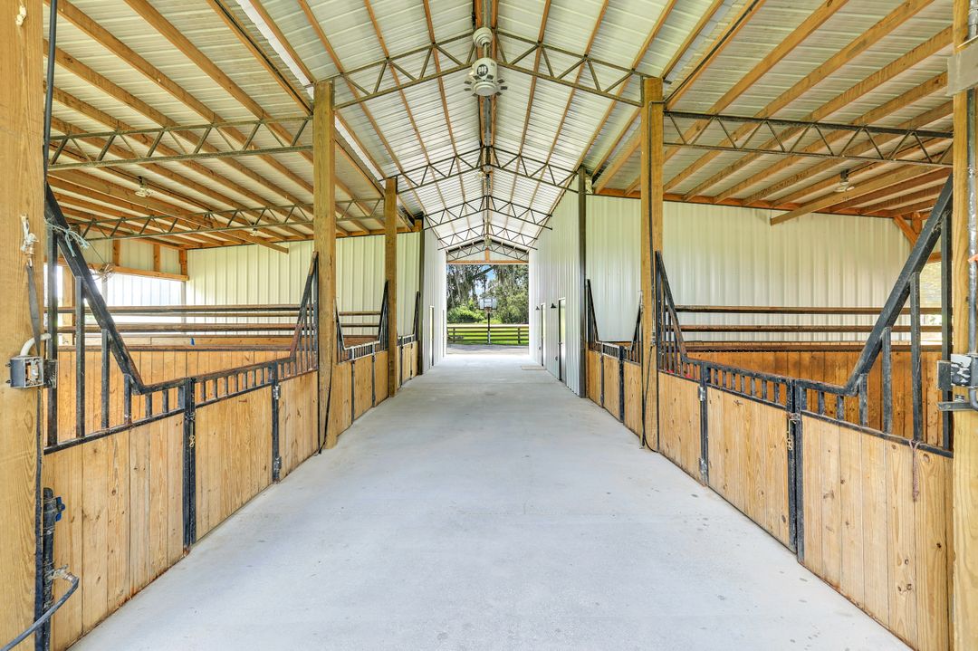 19080 Parkinson Rd, Alva, FL 33920