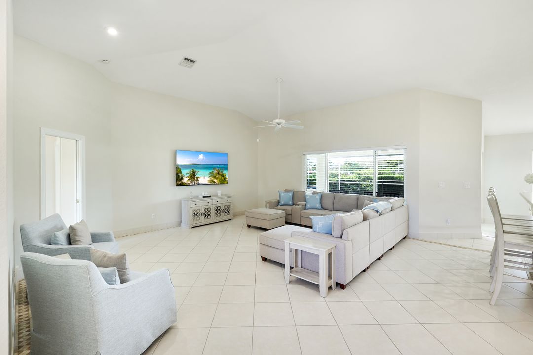 1390 Wayne Ave, Marco Island, FL 34145