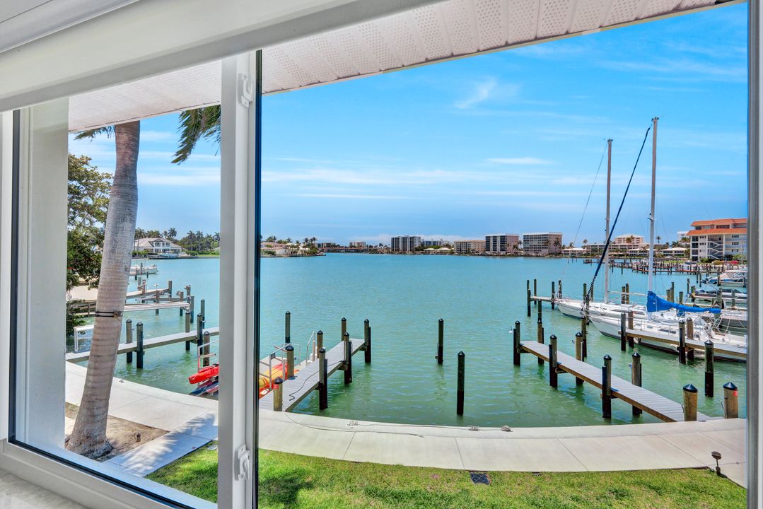 388 Harbour Dr #388, Naples, FL 34103