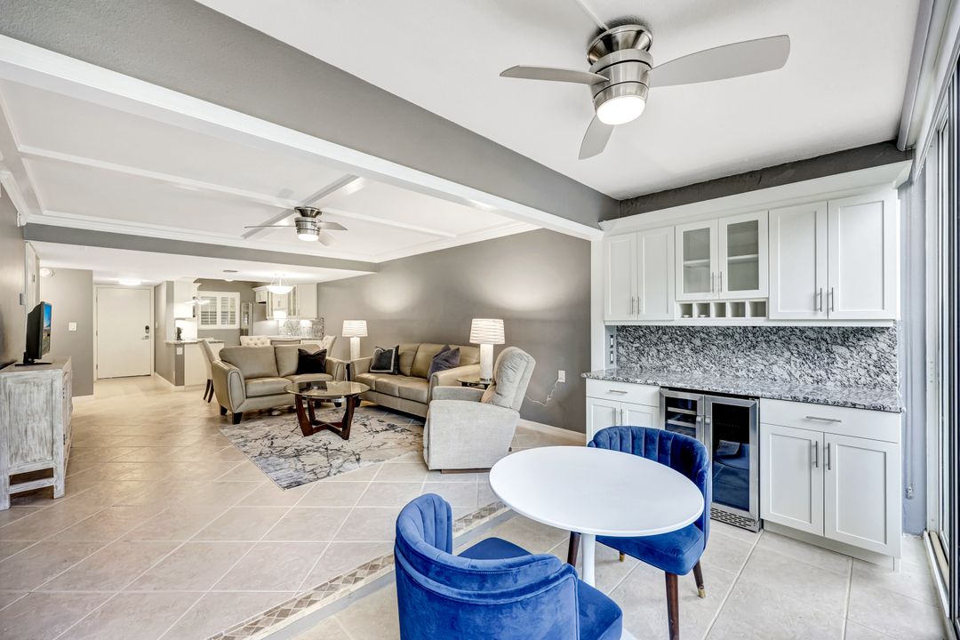 900 8th Ave S #104, Naples, FL 34102