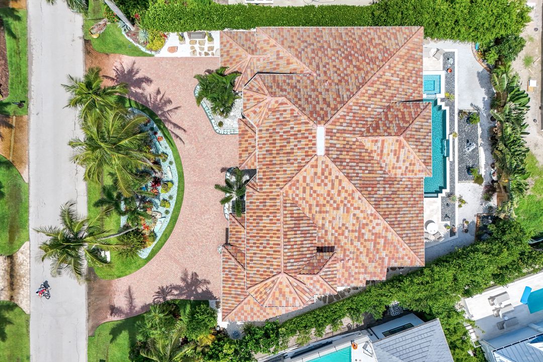 491 Wedge Dr, Naples, FL 34103
