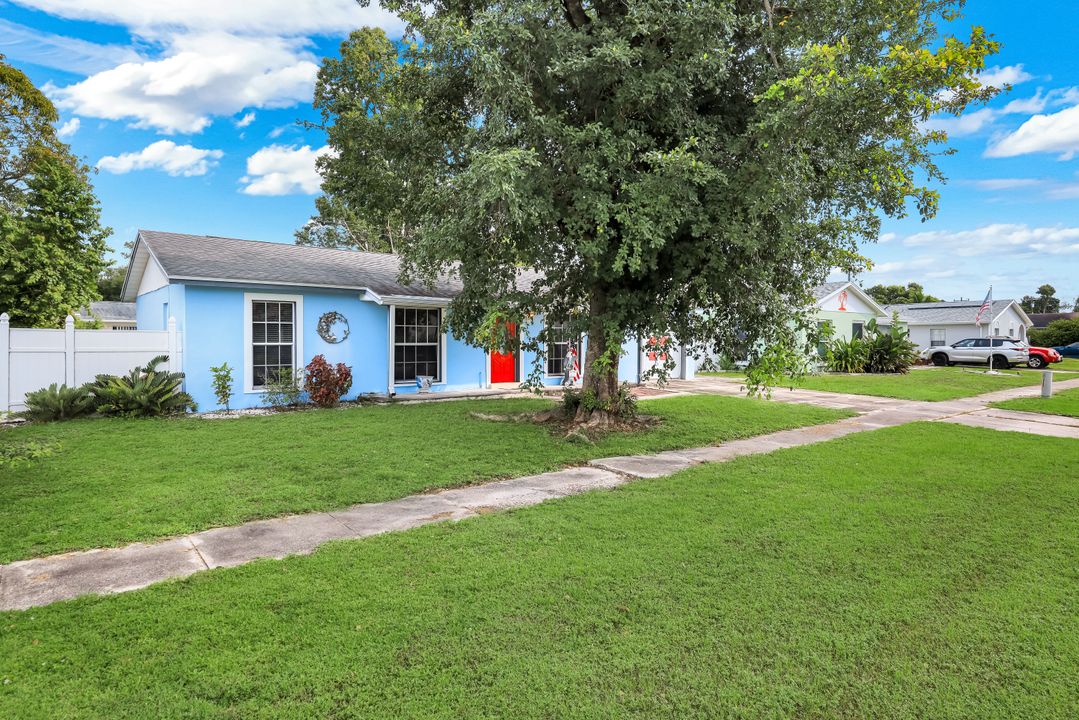 954 Jolly Rd, North Fort Myers, FL 33903