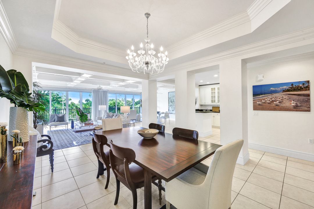 1400 Gulf Shore Blvd N #203, Naples, FL 34102