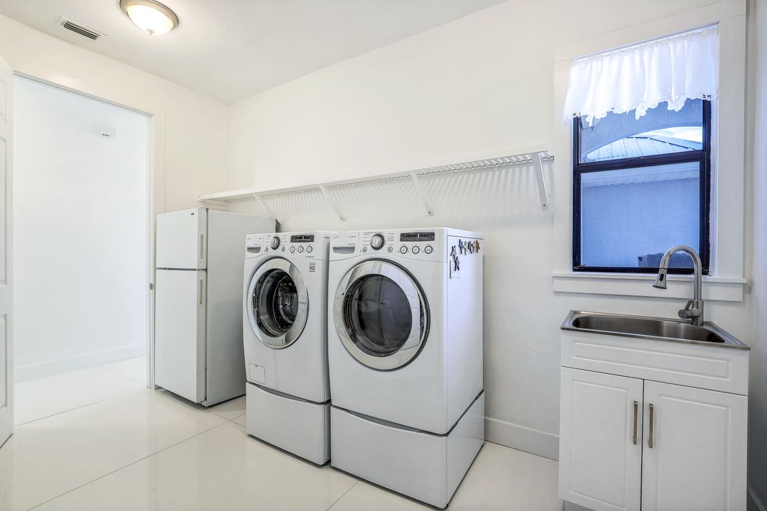 2550 SW 27th Pl, Cape Coral, FL 33914