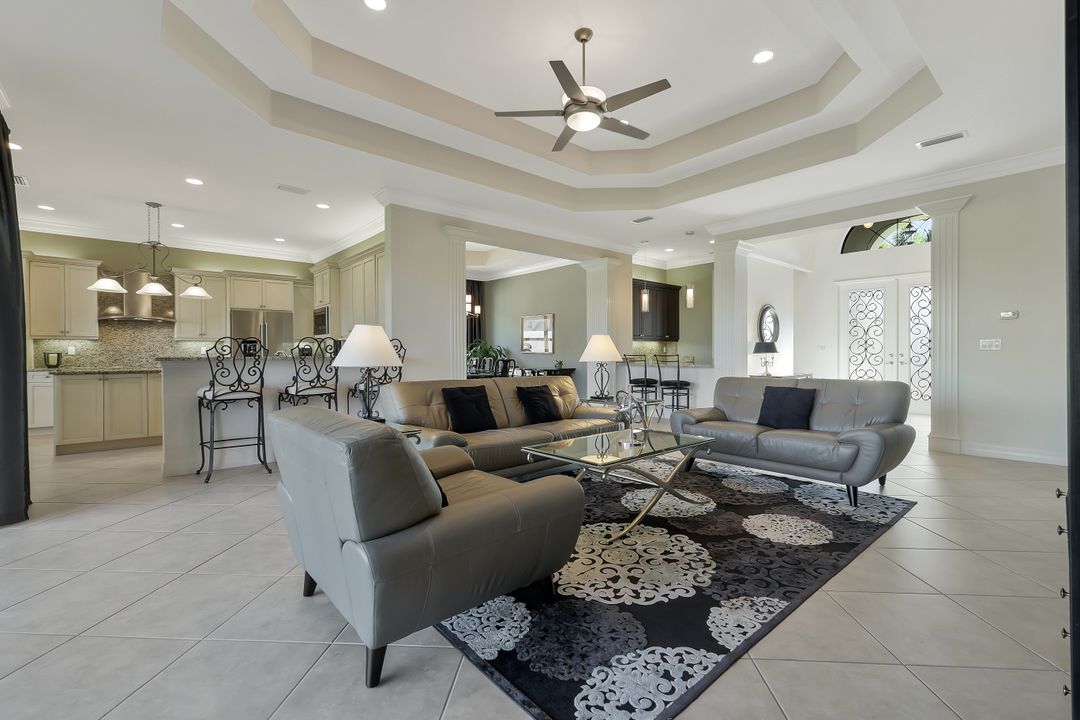 3384 Atlantic Cir, Naples, FL 34119