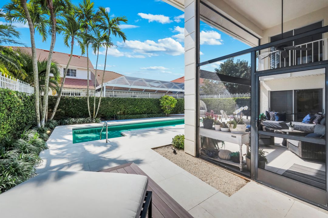 2128 Paget Cir, Naples, FL 34112