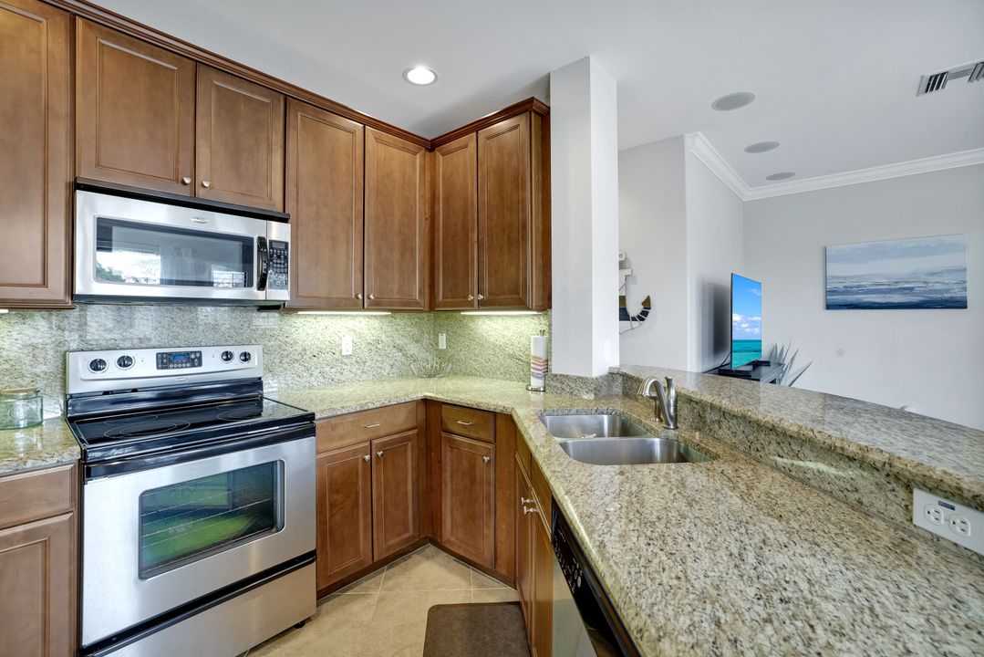 1383 Artesia Dr E #701, Naples, FL 34113