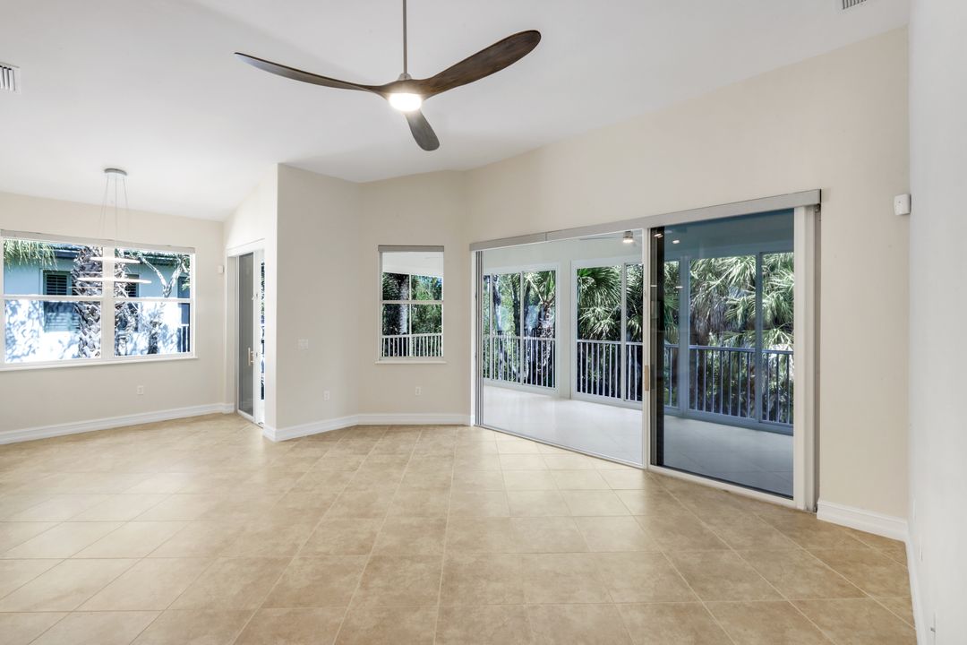 2040 Tarpon Bay Dr N #201, Naples, FL 34119