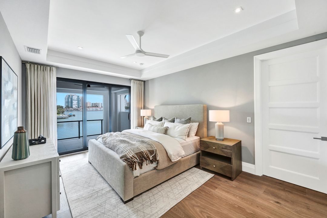 3401 Crayton Rd, Naples, FL 34102