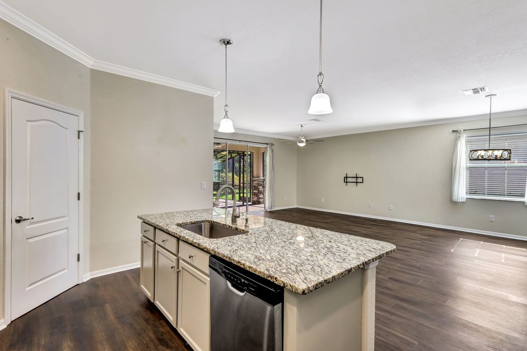 15732 Angelica Dr, Alva, FL 33920