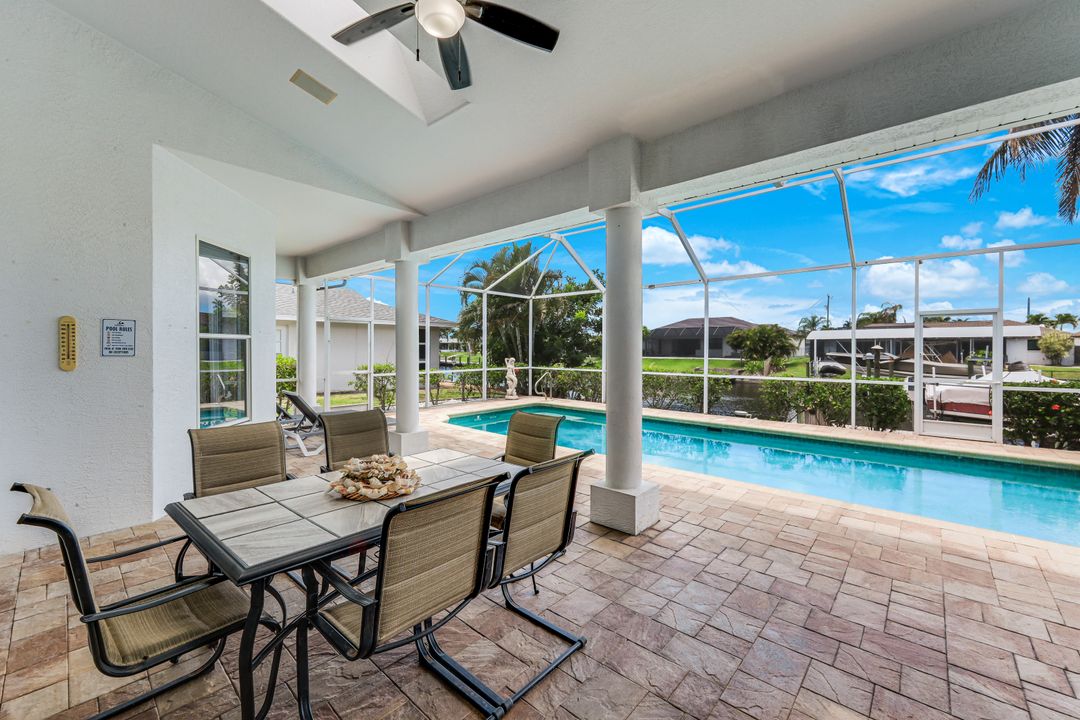 3712 SE 17th Pl, Cape Coral, FL 33904
