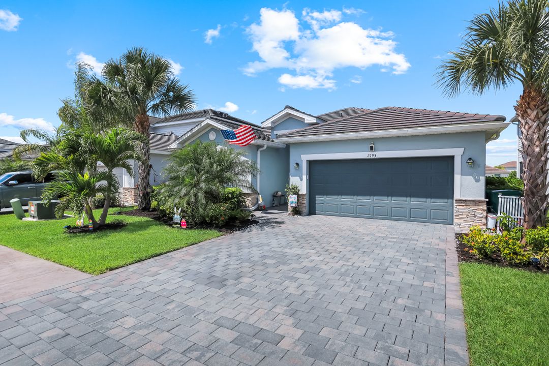 2193 Clementine St, Naples, FL 34120