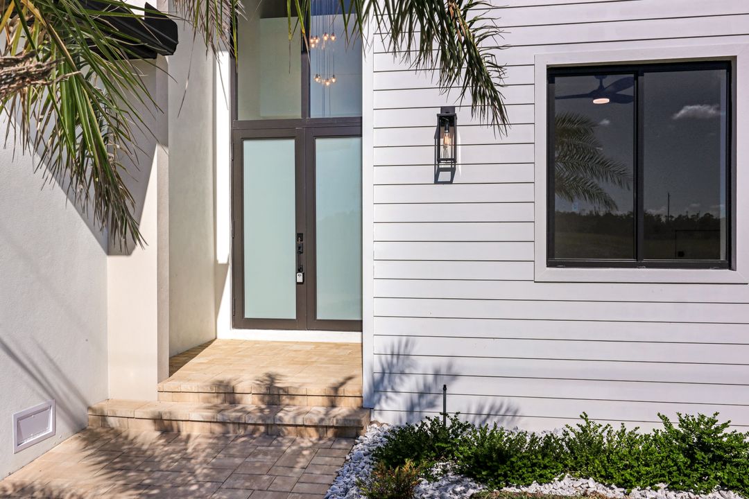 7 Sunflower Dr, Placida, FL 33946
