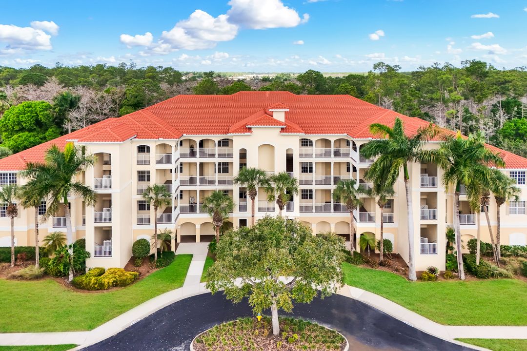 4843 Hampshire Ct #105, Naples, FL 34112