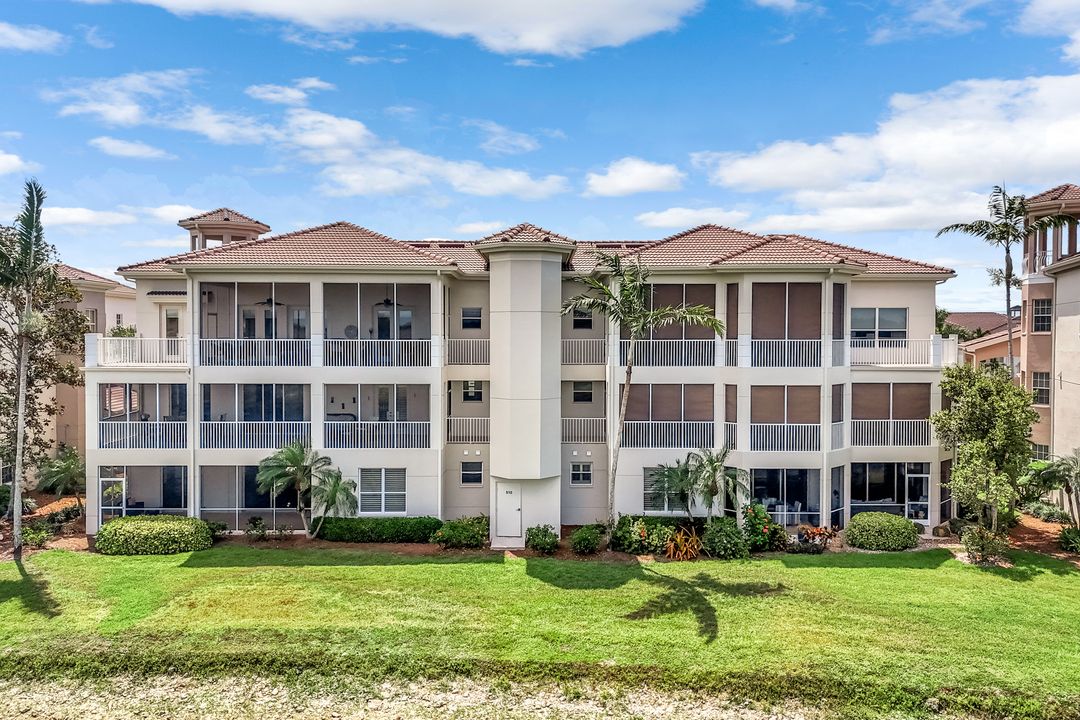 510 Avellino Isles Cir #2202, Naples, FL 34119