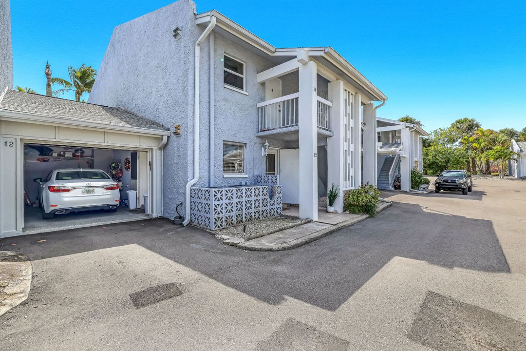 12 Watercolor Cir #12, Naples, FL 34113