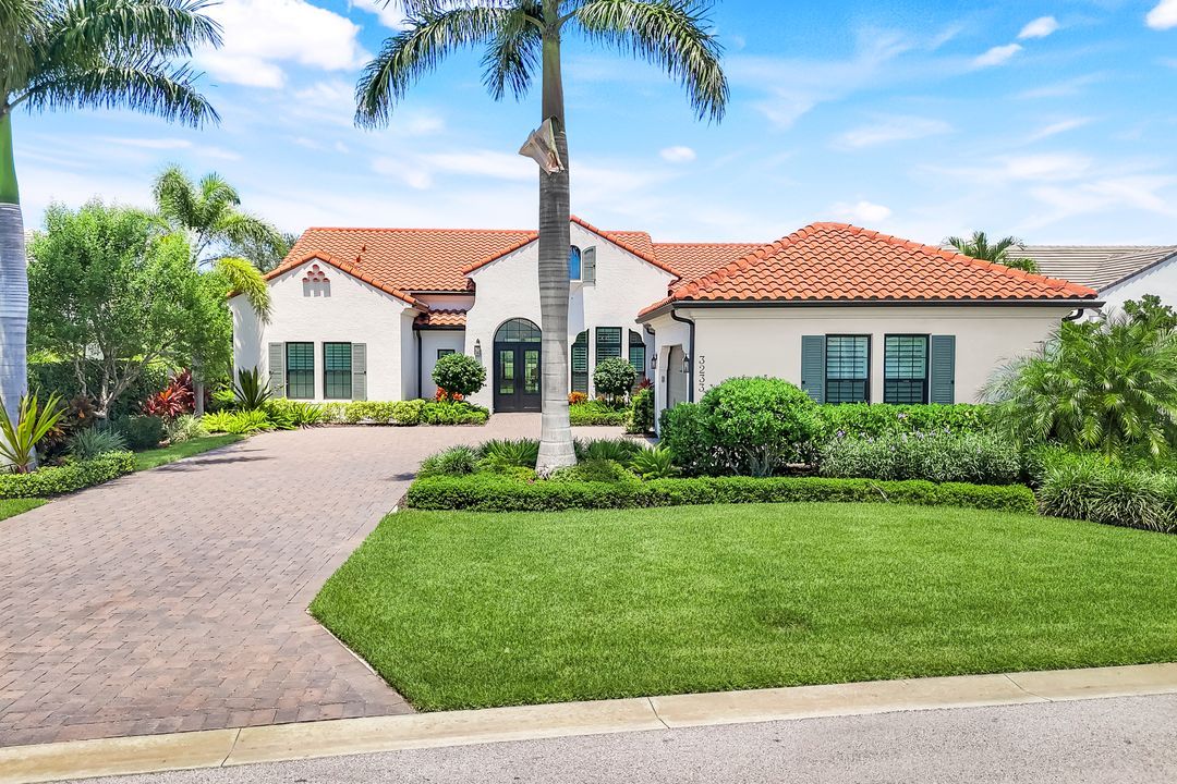 3233 Tavolara Ln, Naples, FL 34114