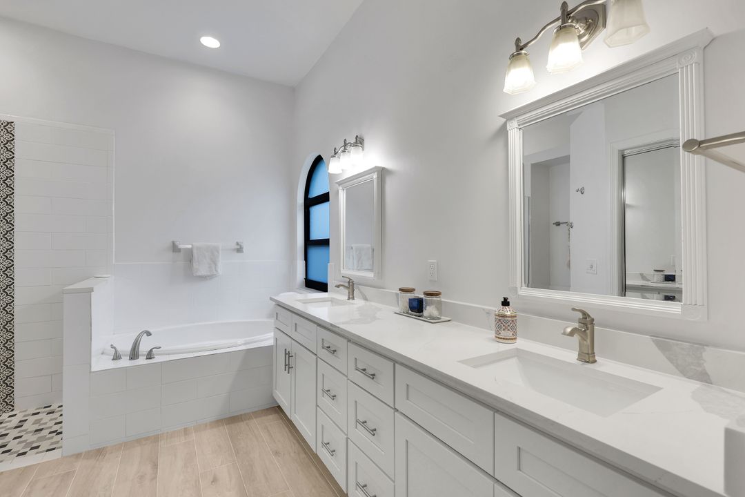 335 Lambton Ln, Naples, FL 34104