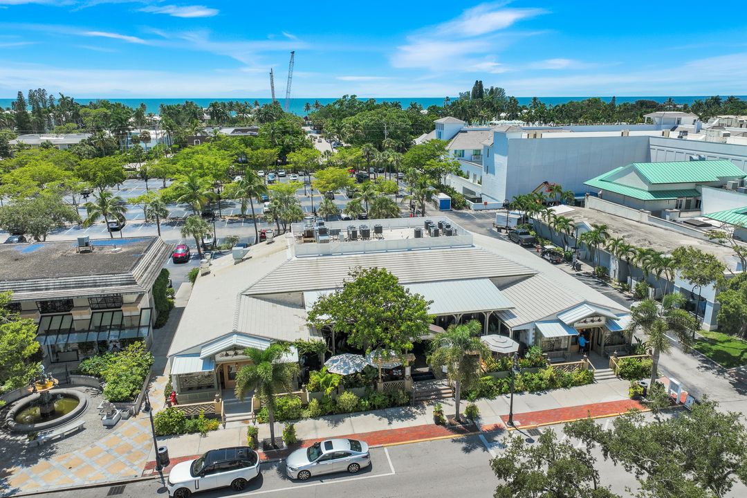 382 12th Ave S, Naples, FL 34102