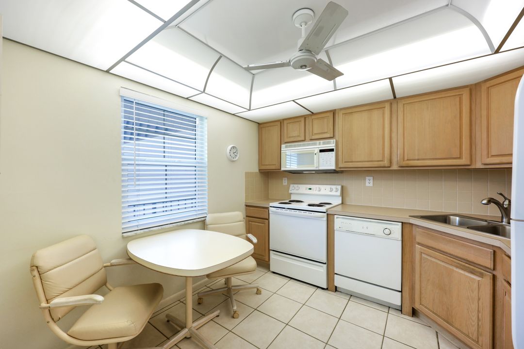 4200 Belair Ln #302, Naples, FL 34103