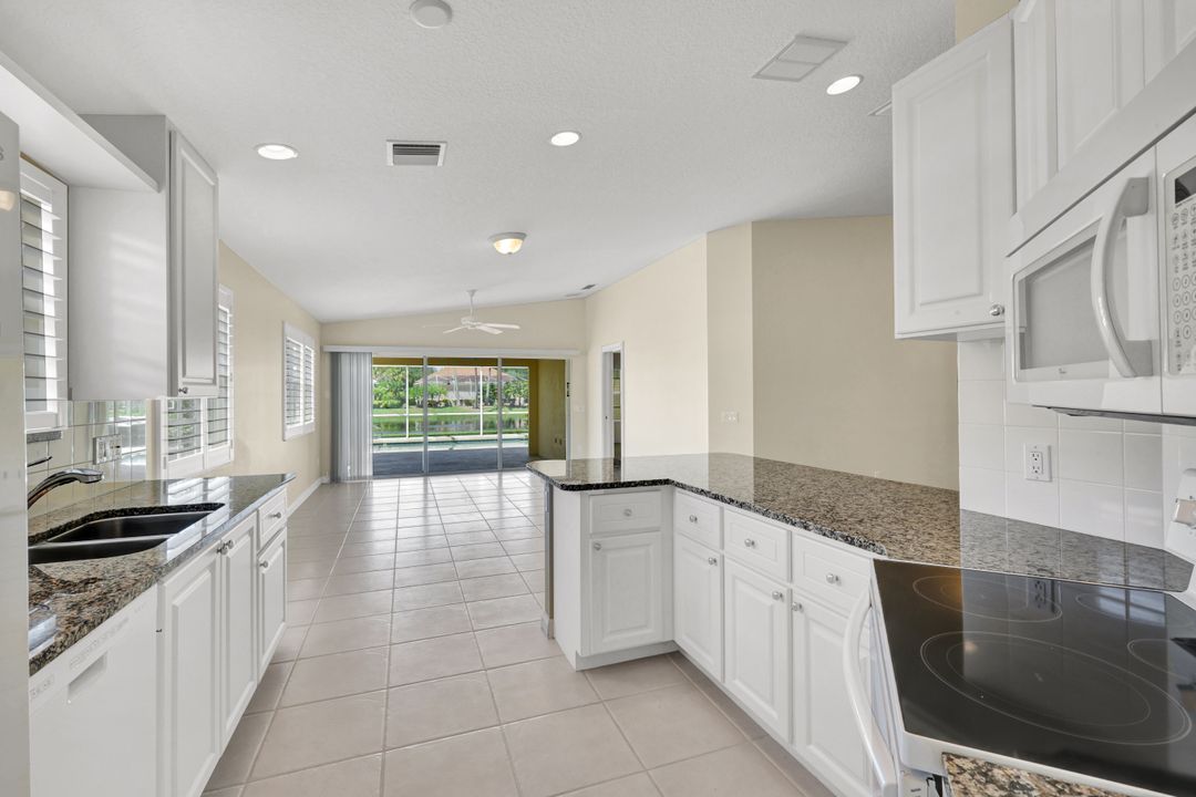 3312 Cayman Ln, Naples, FL 34119