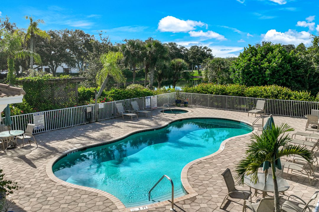 4805 Shinnecock Hills Ct #102, Naples, FL 34112