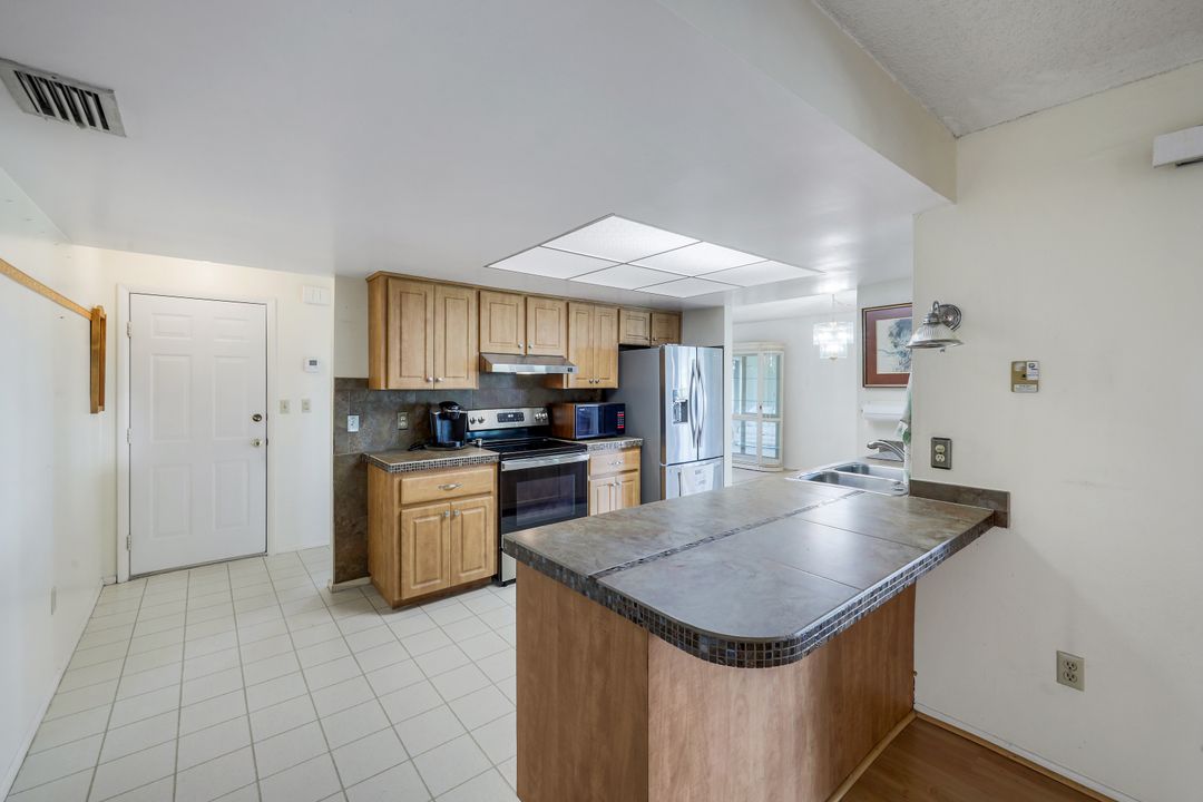 6711 Cadet Ave, Fort Myers, FL 33905