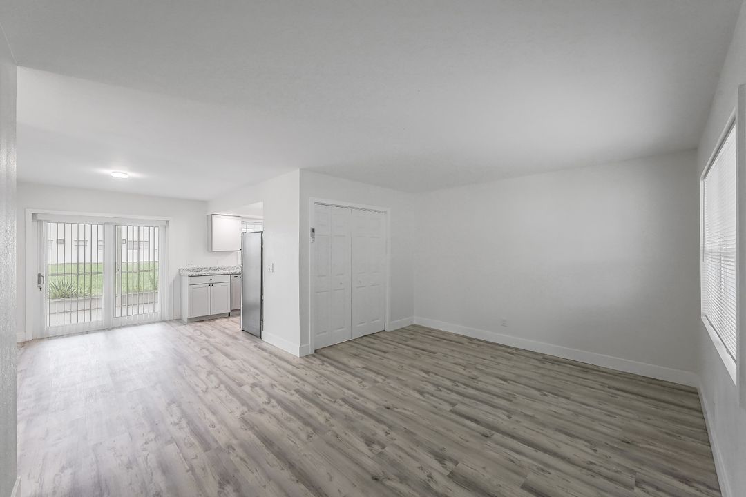 4906 York St, Cape Coral, FL 33904