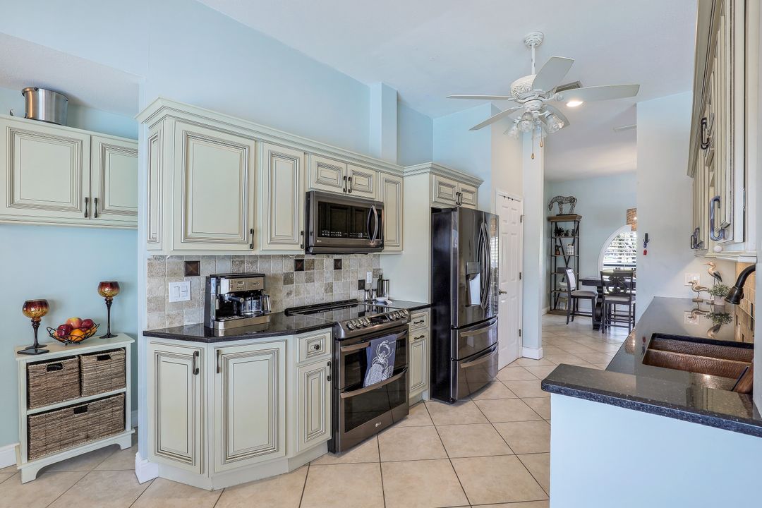 2206 Beach Pkwy W, Cape Coral, FL 33914