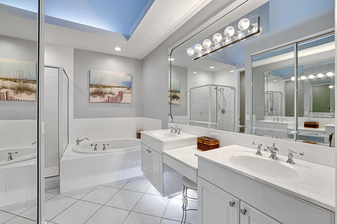 1940 Cascades Dr #8, Naples, FL 34112