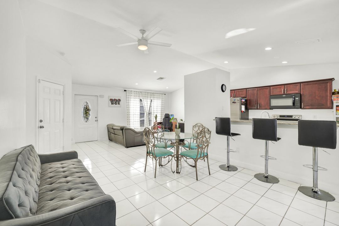 2540 47th Terrace SW, Naples, FL 34116