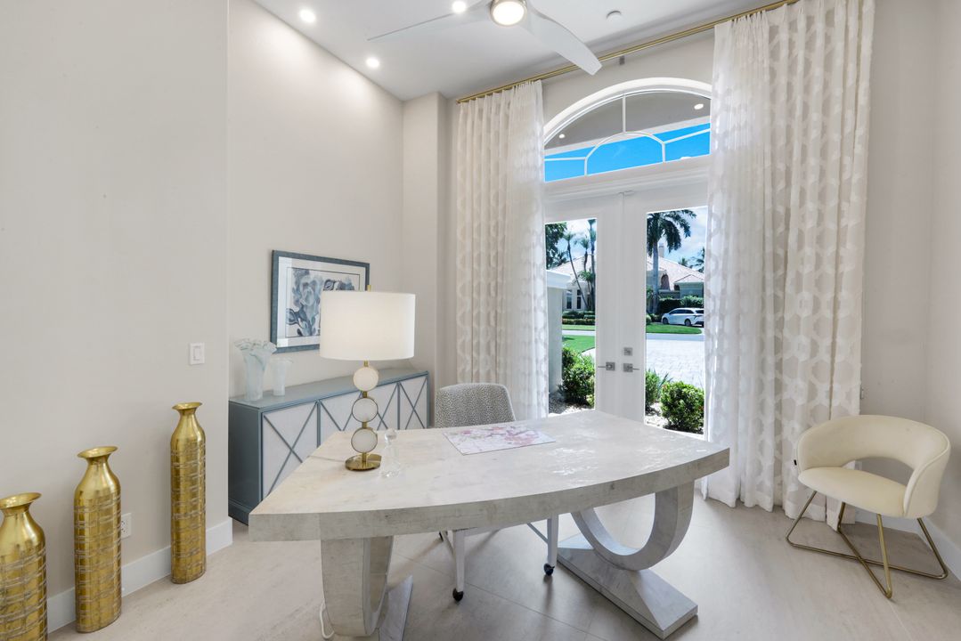 260 Cheshire Way, Naples, FL 34110