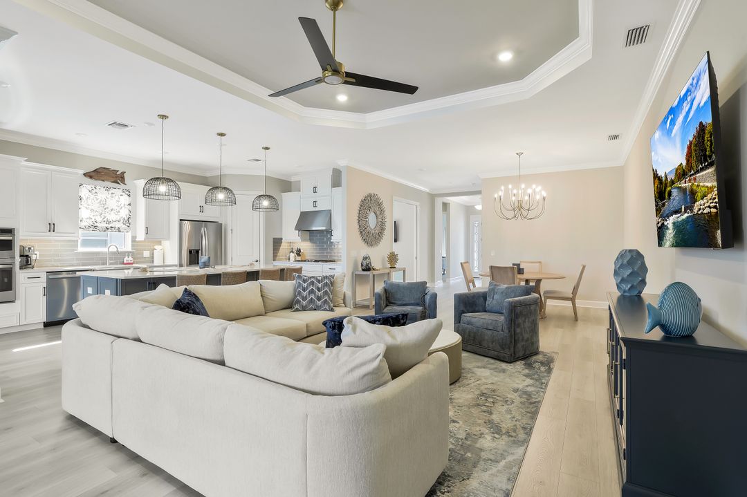 15804 Derna St, Naples, FL 34114