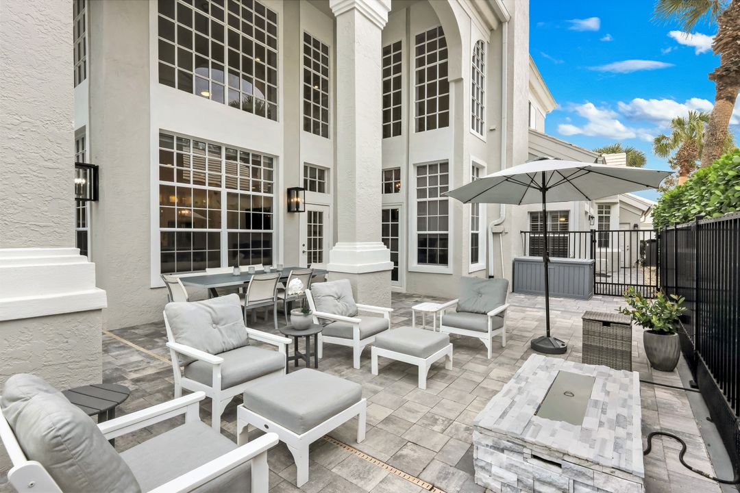 15303 Devon Green Ln, Naples, FL 34110