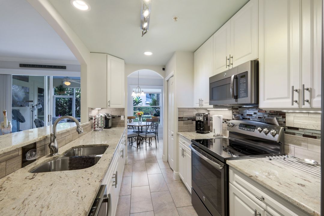 1118 Sweetwater Ln #1301, Naples, FL 34110