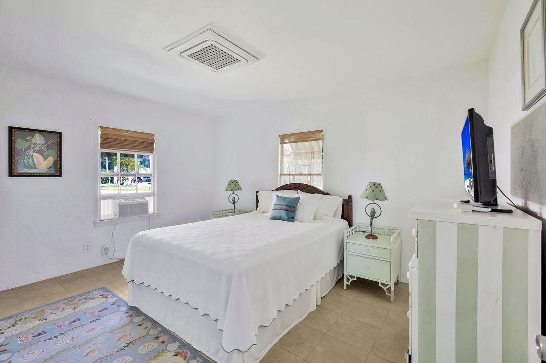 1245 8th Terrace N, Naples, FL 34102