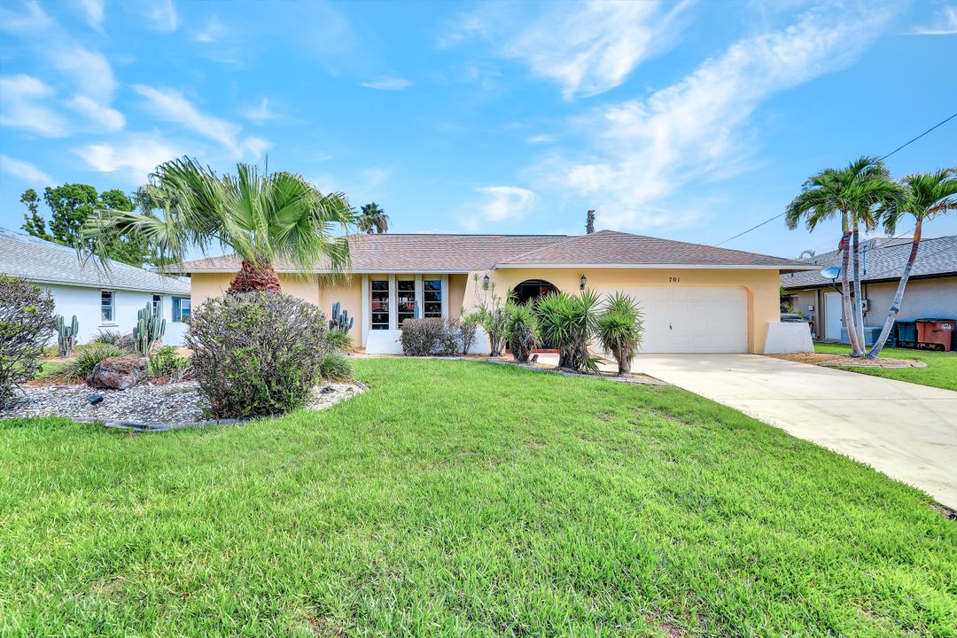 701 SW 52nd St, Cape Coral, FL 33914