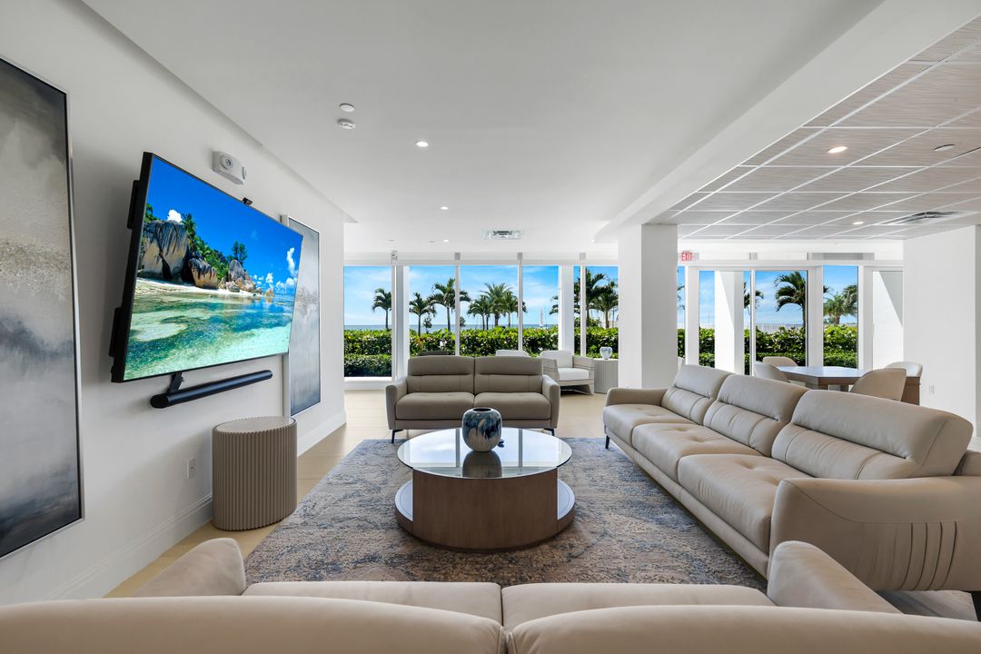 3443 Gulf Shore Blvd N #313, Naples, FL 34103
